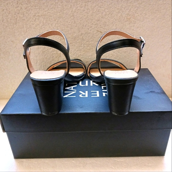 Naturalizer - Picture 4 of 4